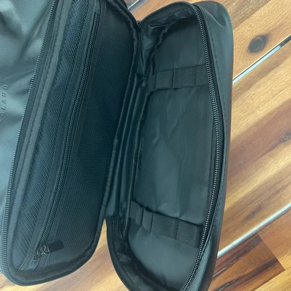Rado Black Toiletry Bag with Zipper Closure - Picture 4 of 8